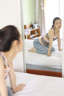 把腿张开臊烂你视频